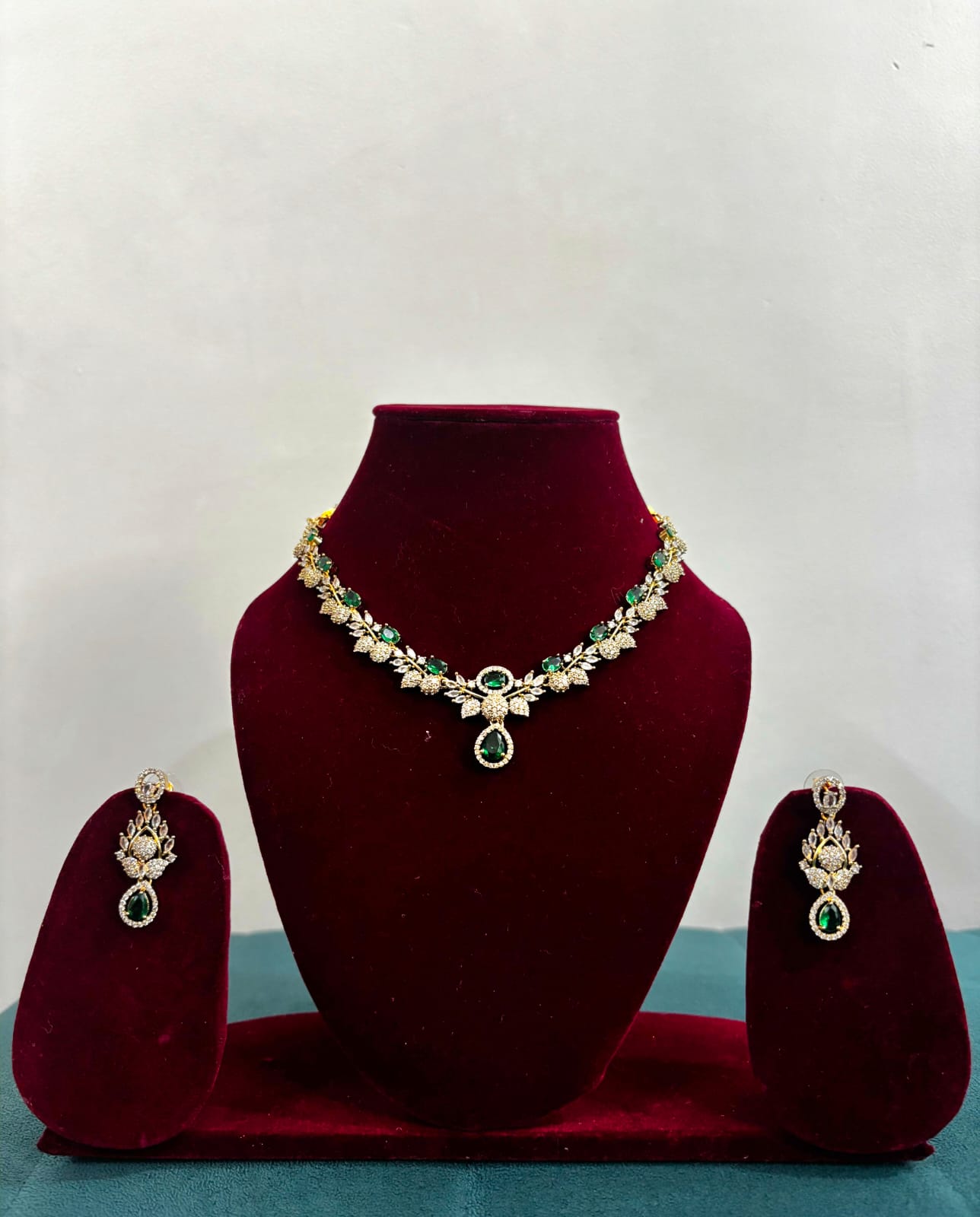 Royal Emerald Necklace Set with Earrings